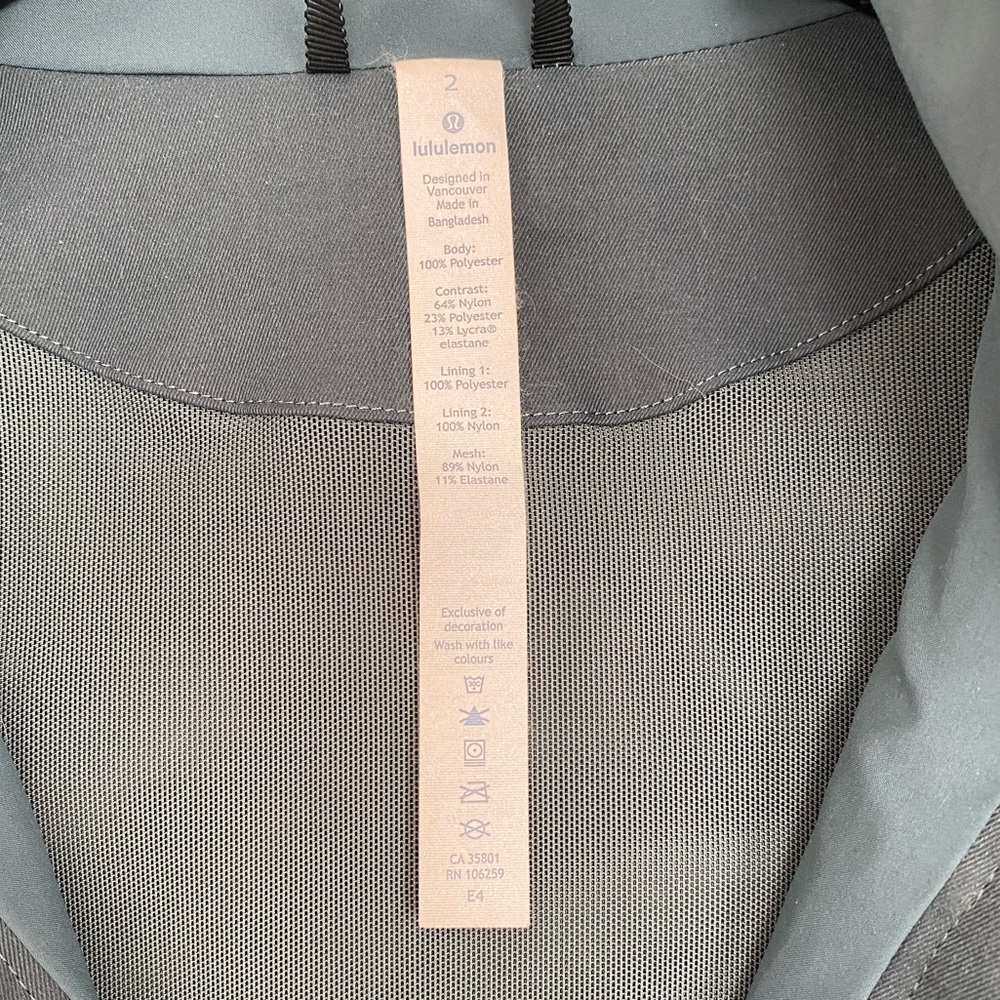 Lululemon Rain Jacket - Picture 4 of 13